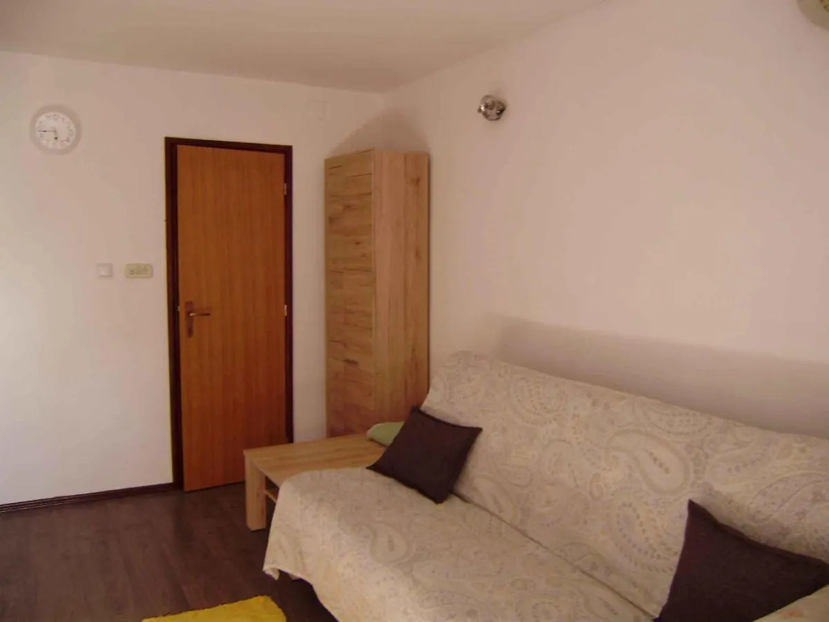 Apartment In Cavle 38810